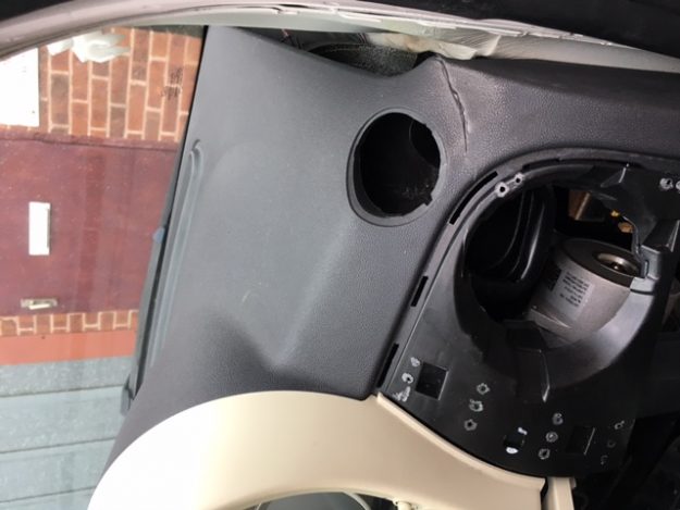 Cracked Fiat 500 dash