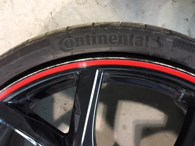 Damaged honda alloy