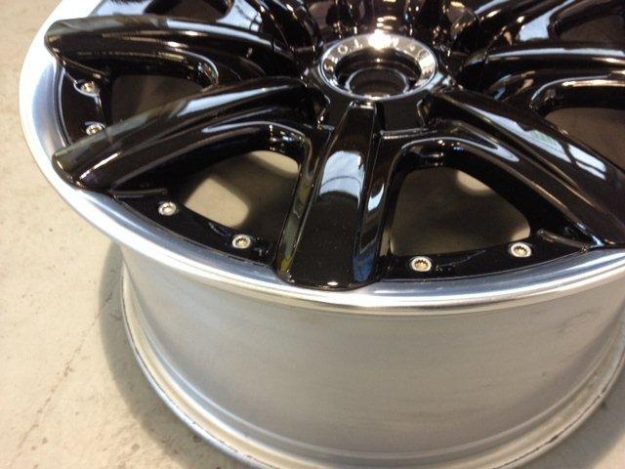 Fully refurbed Bentley Alloy Wheel